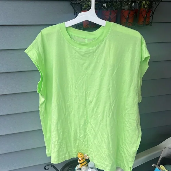 Women’s tshirt - Picture 1 of 1